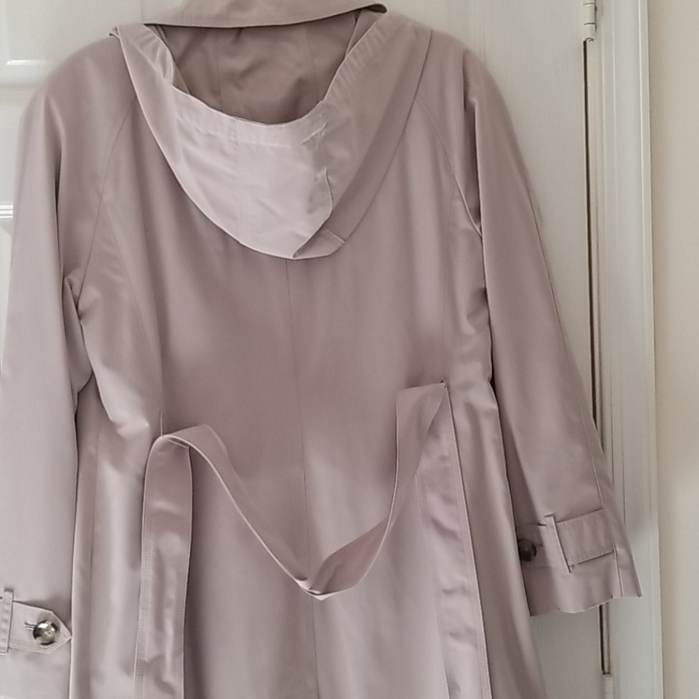 Coat - Picture 4 of 5